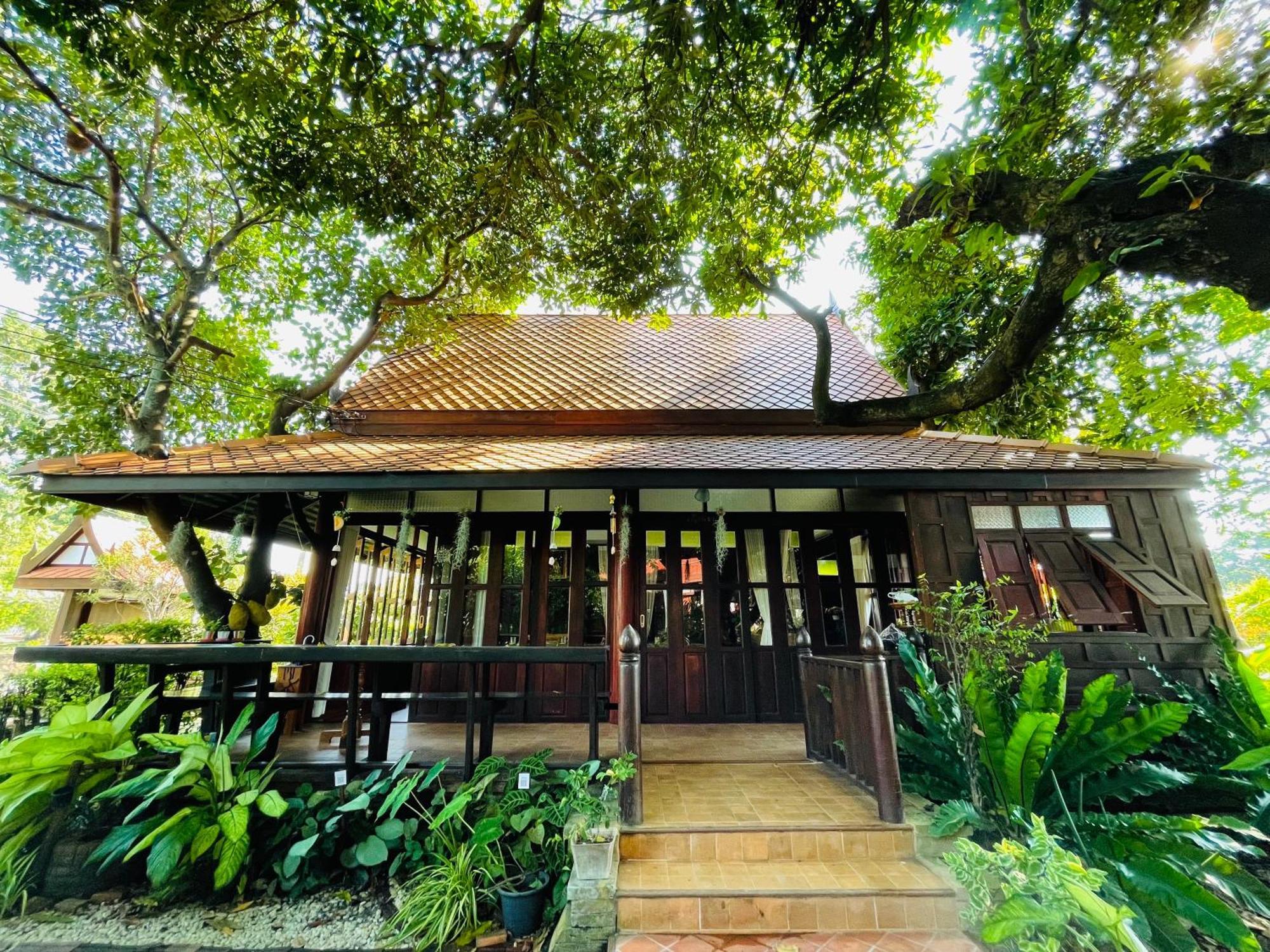 Baan Lhang Wangh บ้านหลังวัง Phitsanulok Ngoại thất bức ảnh
